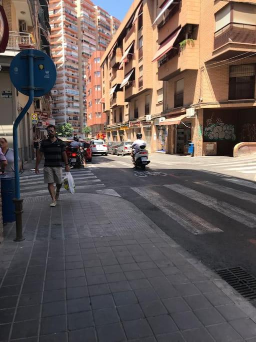 Apartamento Aitana.Esta A 2 Km De La Playa Andando Apartamento Alicante Exterior foto